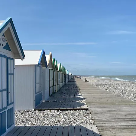Vacation Home, Sur